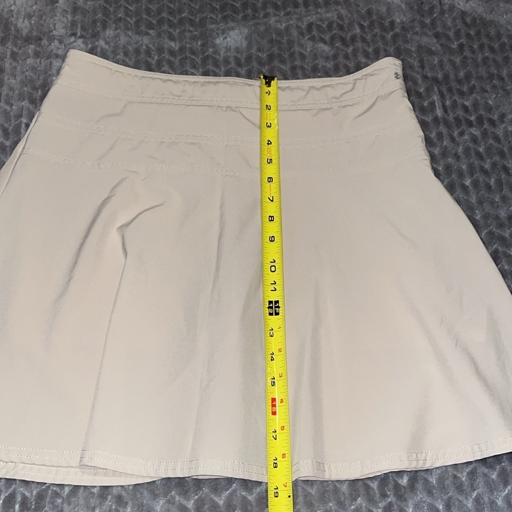 Women's‎ Izod Tan Adjustable Flow Golf Skort Size 10. - Picture 10 of 10